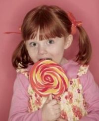 A tanulmány szerint a gének mellett gyermekeknél a nevelés, illetve az édességekhez való hozzáférés is befolyásolják az édes ízek preferenciáját. - edesseg_gen