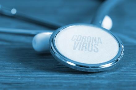 Koronavírus április