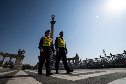 Budapest kijárási korlátozás rendőrök