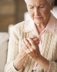idős nő, rheumatoid arthritis, ízületi gyulladás idős nő, rheumatoid arthritis, ízületi gyulladás