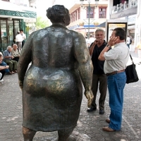 Kövér nő és férfiak
