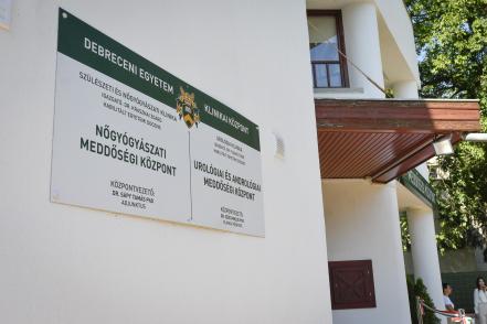 Átadták a DE meddőségi központját Átadták a DE meddőségi központját